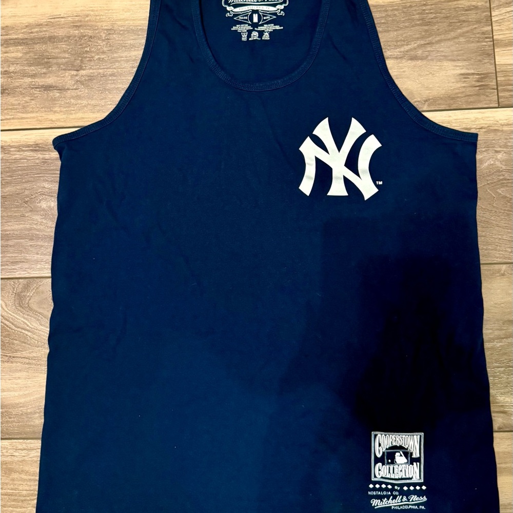Mitchell & Ness NY Yankees Tank Top - Picture 2 of 4